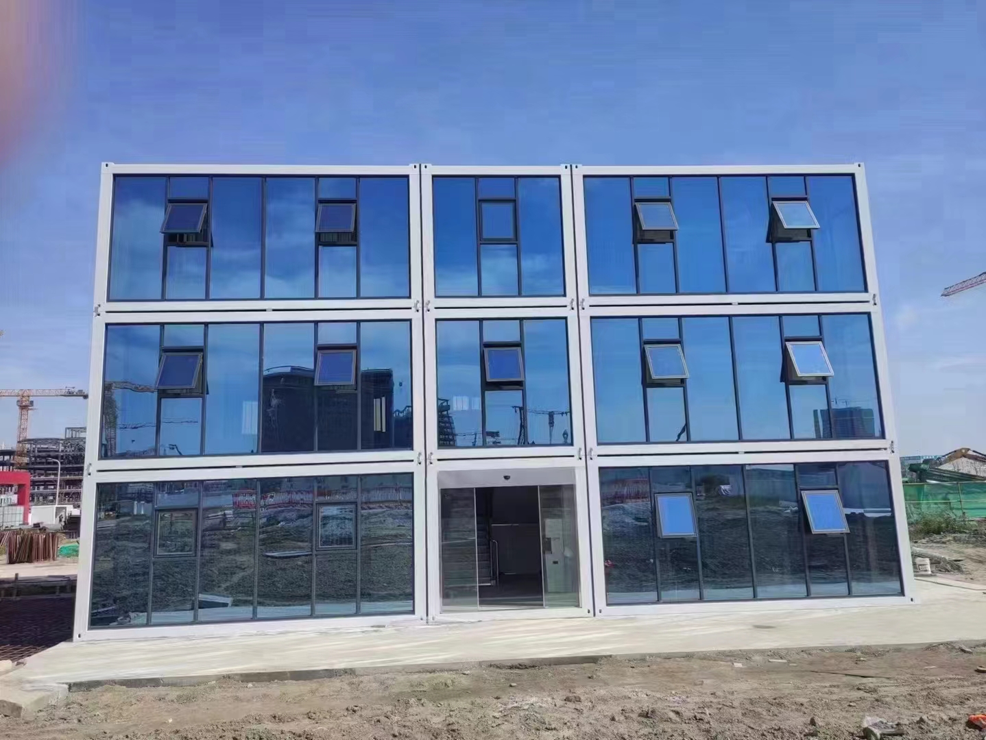 Vorgefertigte und installierte Doppelflügel-Erweiterungsboxen, um schnell temporäre Ausstellungshallen zu errichten