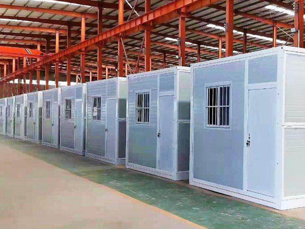 仮設折りたたみ住宅の製品導入
